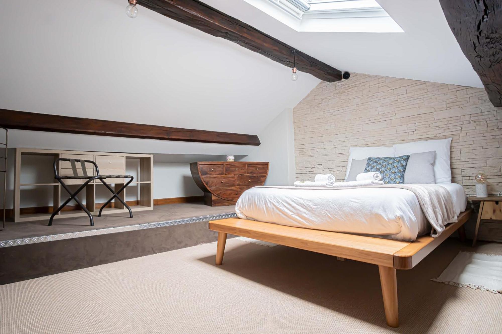 Triplex Cathedrale Parking Gratuit Appartement Reims Buitenkant foto
